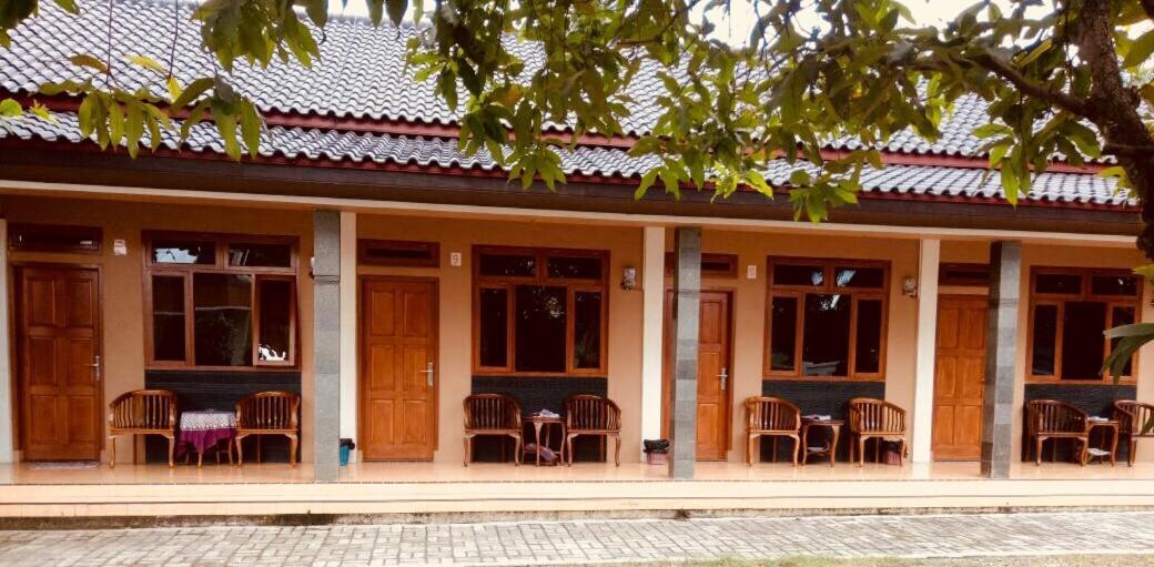 Ahlen Pangandaran Hotel Exterior photo